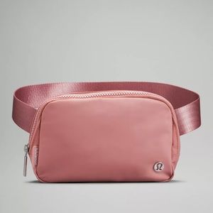 NWT Lululemon Belt Bag - pink pastel
